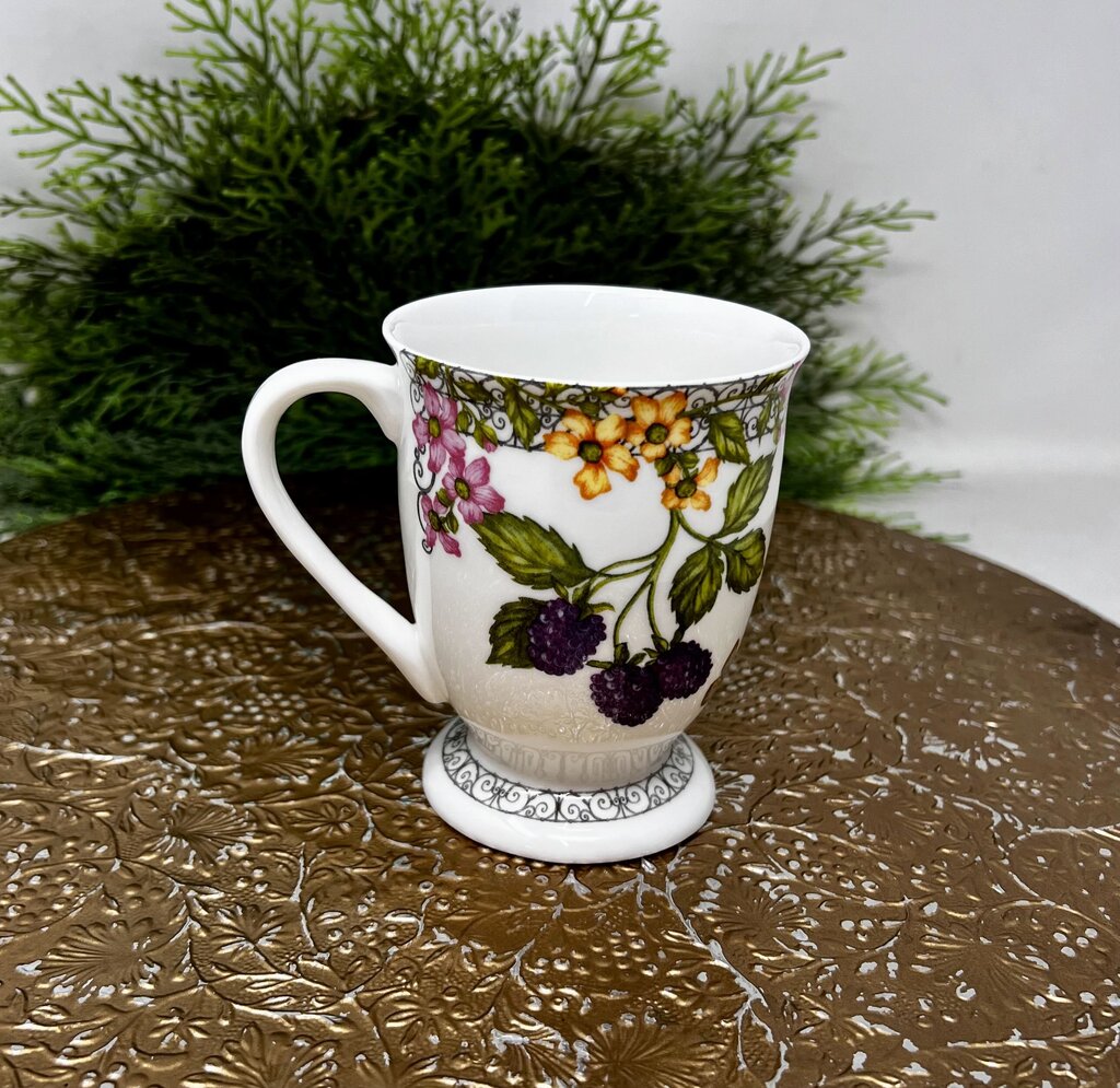 Elizabethan Find Bone China Mug Set