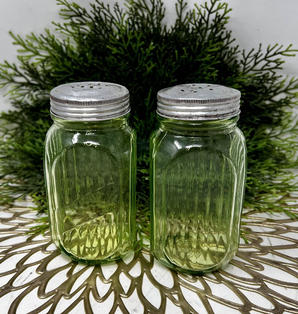 Vintage Anchor Hocking Uranium Vaseline Depression Glass Salt & Pepper Shakers