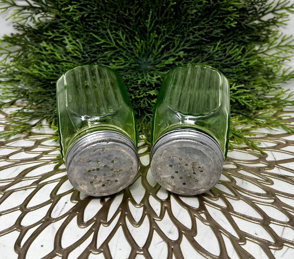 Vintage Anchor Hocking Uranium Vaseline Depression Glass Salt & Pepper Shakers
