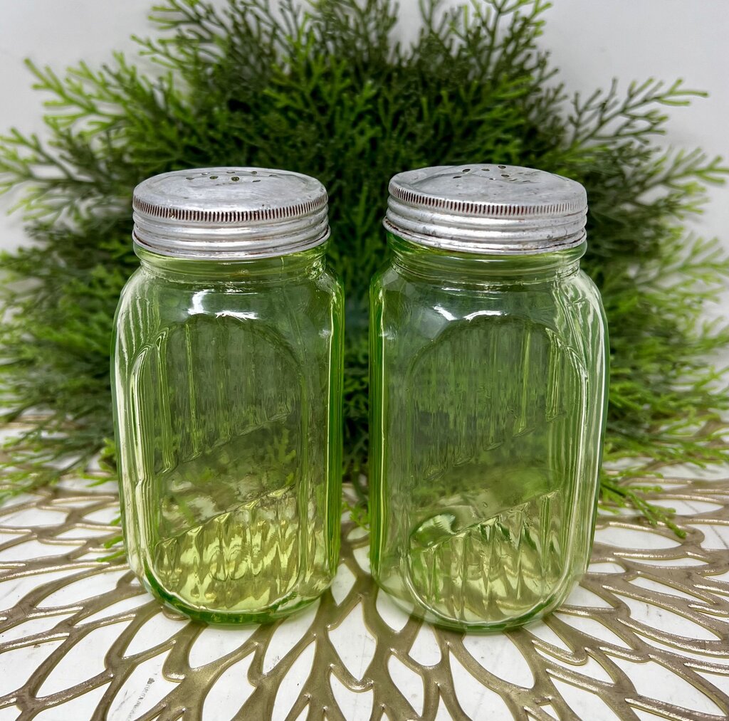 Vintage Anchor Hocking Uranium Vaseline Depression Glass Salt & Pepper Shakers