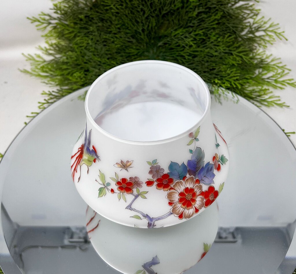 Frosted Red Bird Jar With Finial Lid