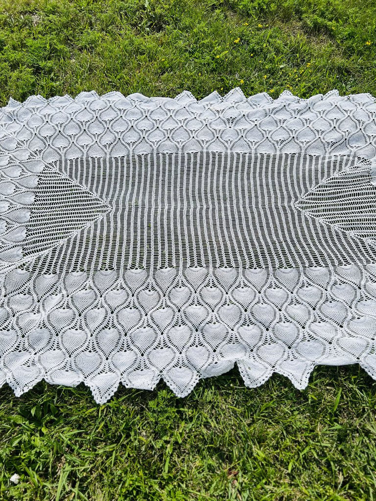 White Lace Patterned Table Cloth