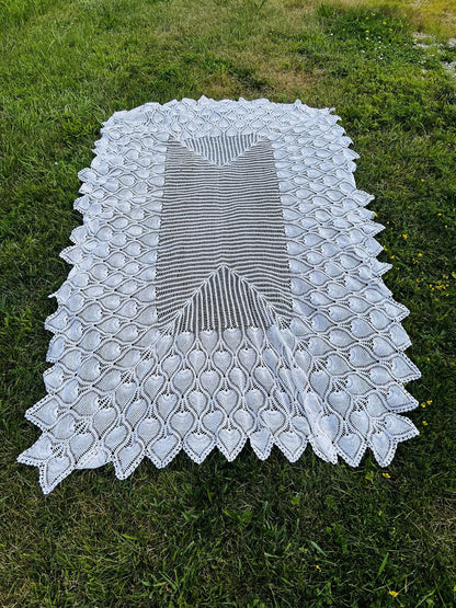 White Lace Patterned Table Cloth