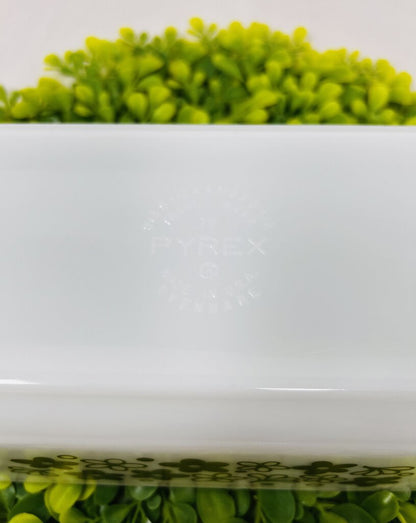 Pyrex Crazy Daisy Bread Dish