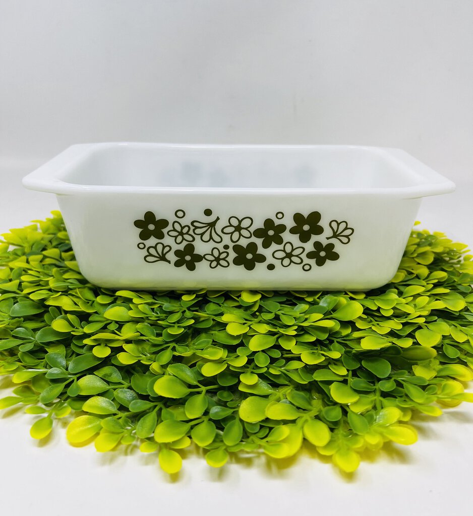 Pyrex Crazy Daisy Bread Dish