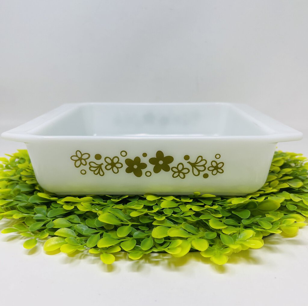 Pyrex Crazy Daisy Dish