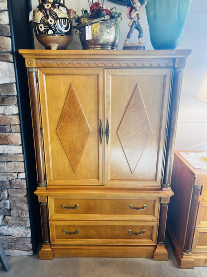 Stanley Armoire