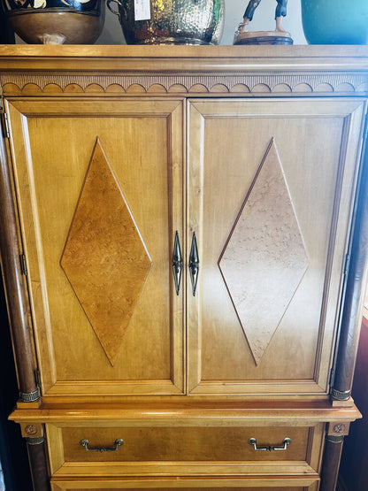 Stanley Armoire