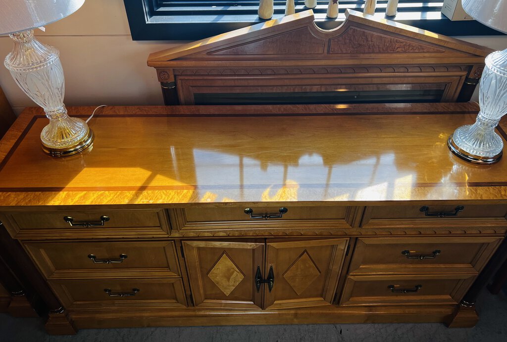 Stanley Vanity Dresser With Mirror