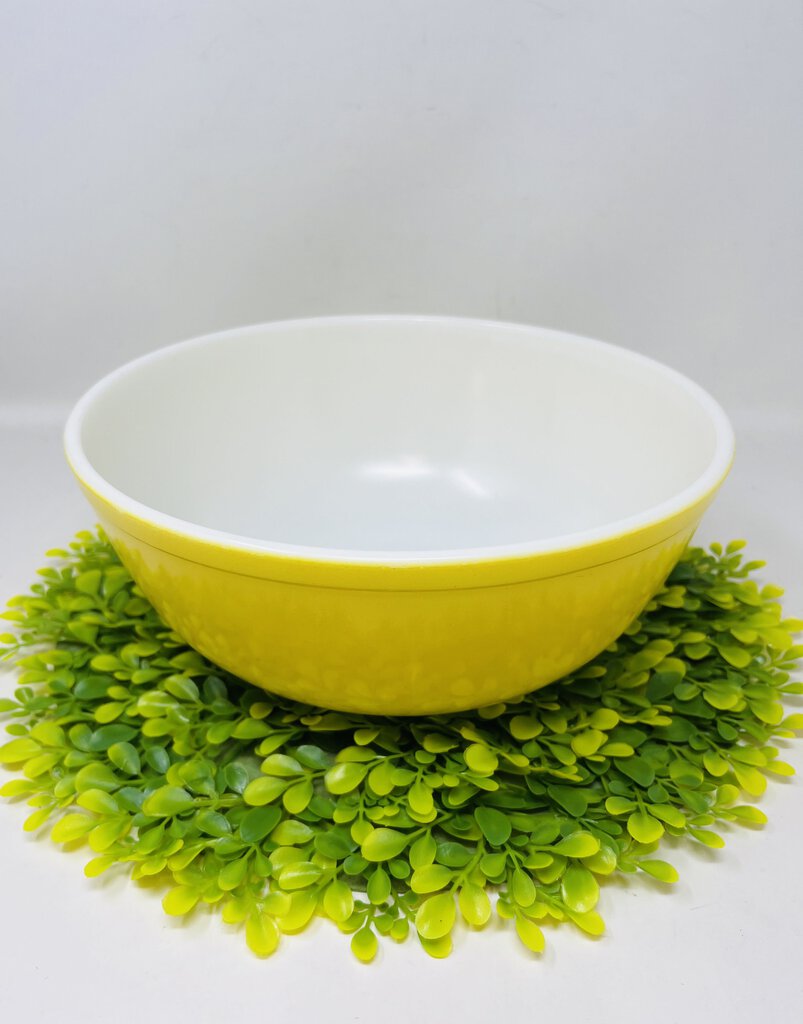 Vtg. Pyrex Nesting Mixing Bowl Set