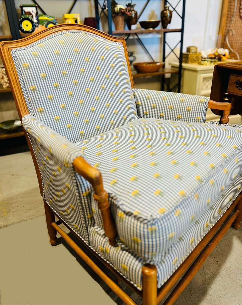 Wood Frame Yellow Rose Chair With Otto