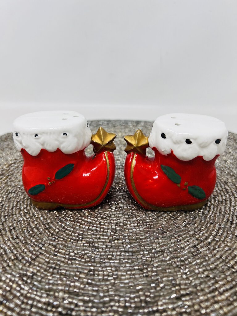 VTG. Santa Boot Salt & Pepper