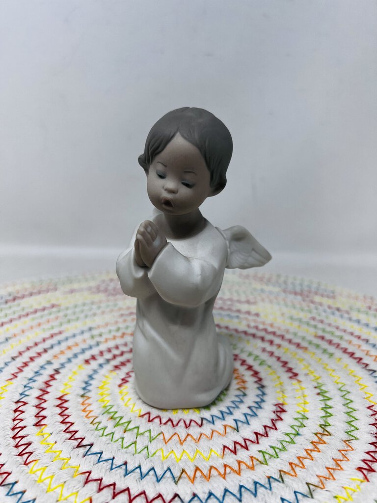 Lladro Angel Praying Matte