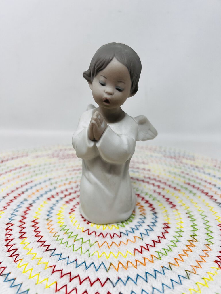 Lladro Angel Praying Matte