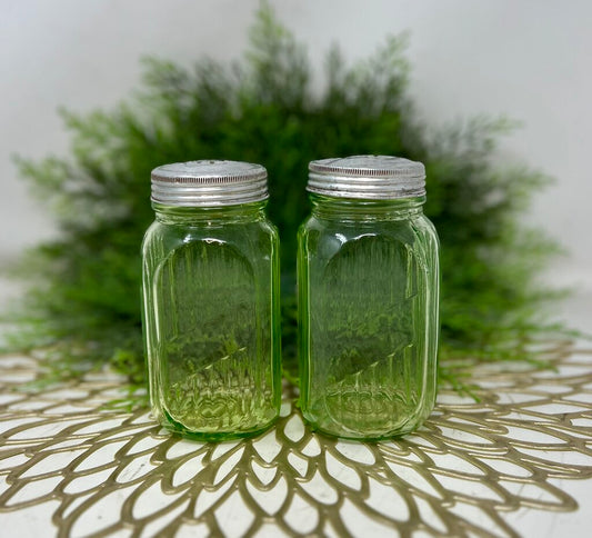 Vintage Anchor Hocking Uranium Vaseline Depression Glass Salt & Pepper Shakers