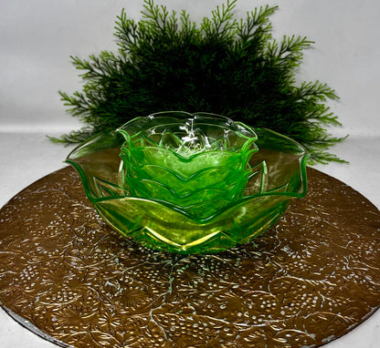 Hazel Atlas Uranium Glass Bowl Set Diamond Pattern Ruffled Edge