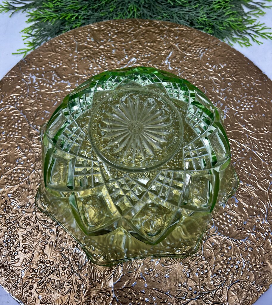 Hazel Atlas Uranium Glass Bowl Set Diamond Pattern Ruffled Edge