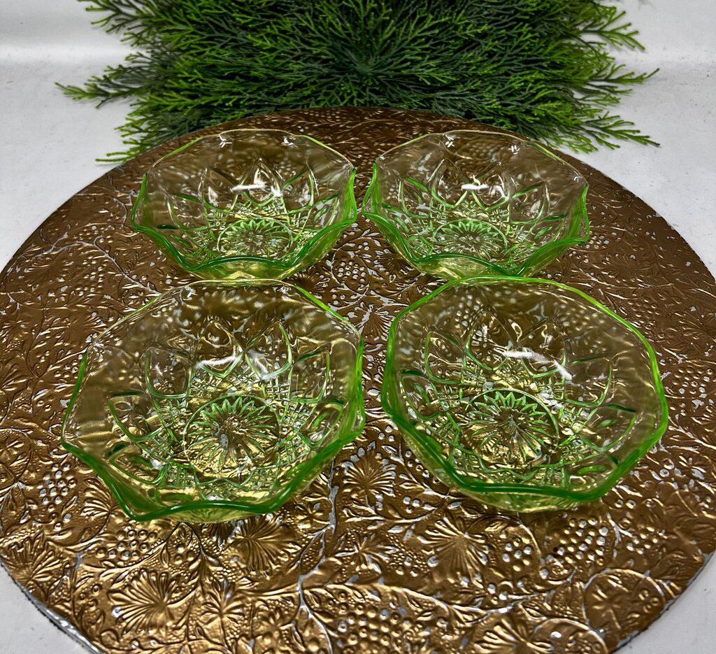 Hazel Atlas Uranium Glass Bowl Set Diamond Pattern Ruffled Edge