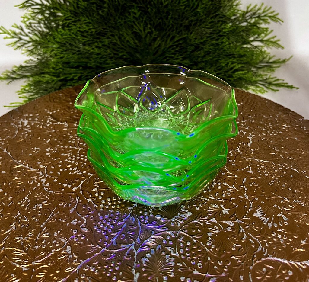 Hazel Atlas Uranium Glass Bowl Set Diamond Pattern Ruffled Edge