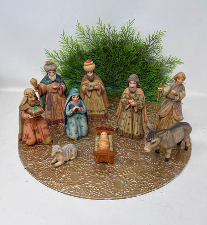 G. DeBrekht Artistic Studios "Nostalgic Nativity"