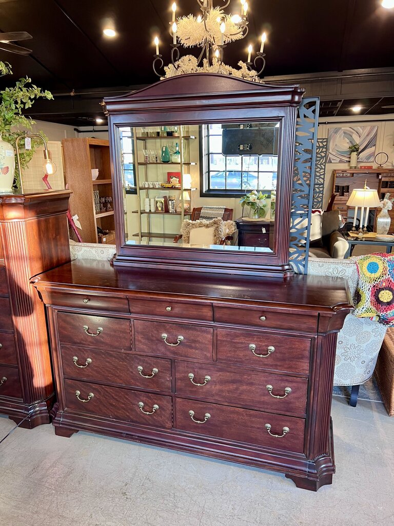 Broyhill Vanity Long Dresser With Mirror