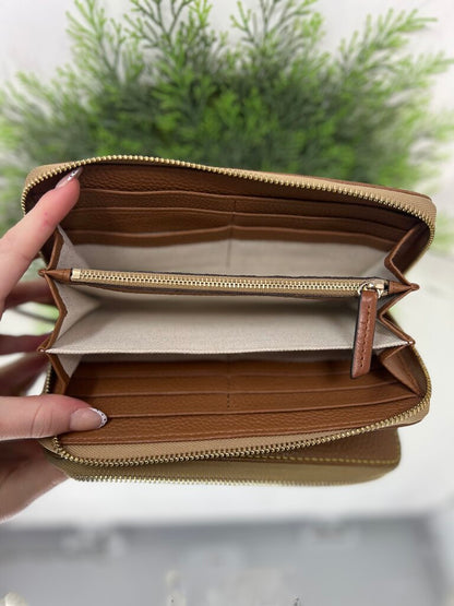 Dooney & Bourke Wallet