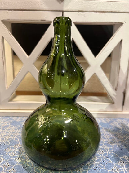 Green Double Gourd Bottle With Glass Bird Finial