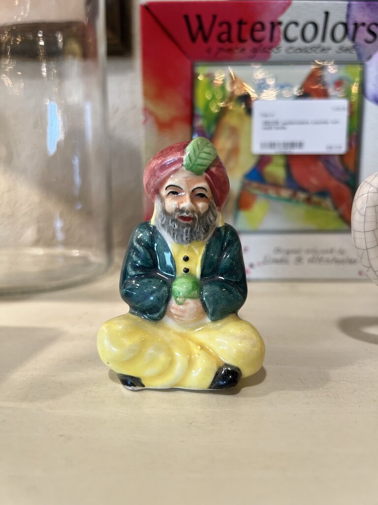 Vintage Arabian Sultaan On Pillow Salt and Pepper Shaker 1950s Japan