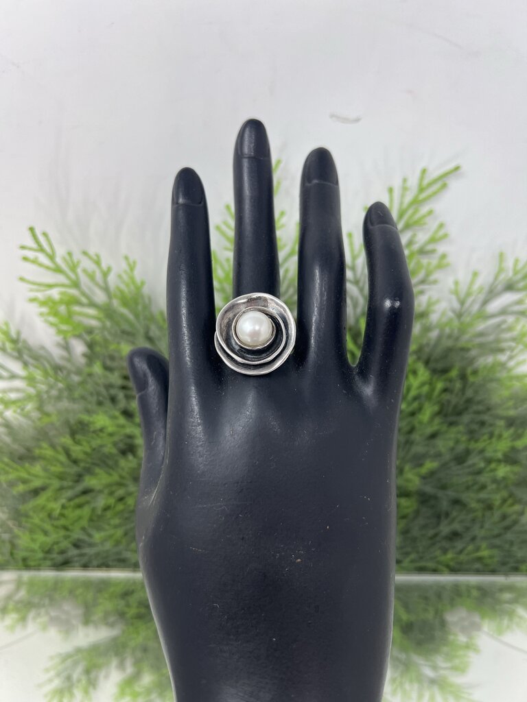 Silpada Sterling Silver Lily Rose Ring