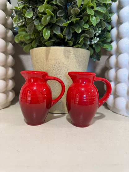 Le Creuset Salt & Pepper Shaker Cherry Ombre Jug Pitcher Handle