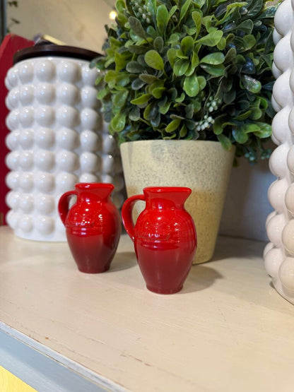 Le Creuset Salt & Pepper Shaker Cherry Ombre Jug Pitcher Handle