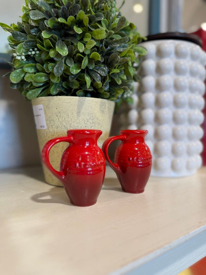 Le Creuset Salt & Pepper Shaker Cherry Ombre Jug Pitcher Handle