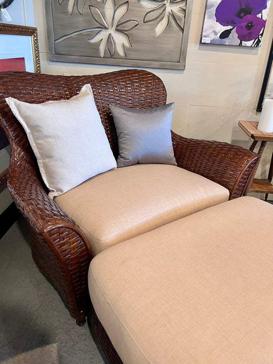 Double Wicker Chair w Ottoman