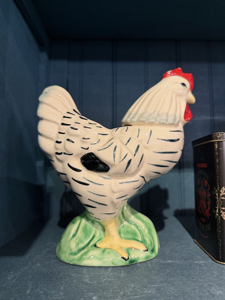 VTG Chicken Wall Planter