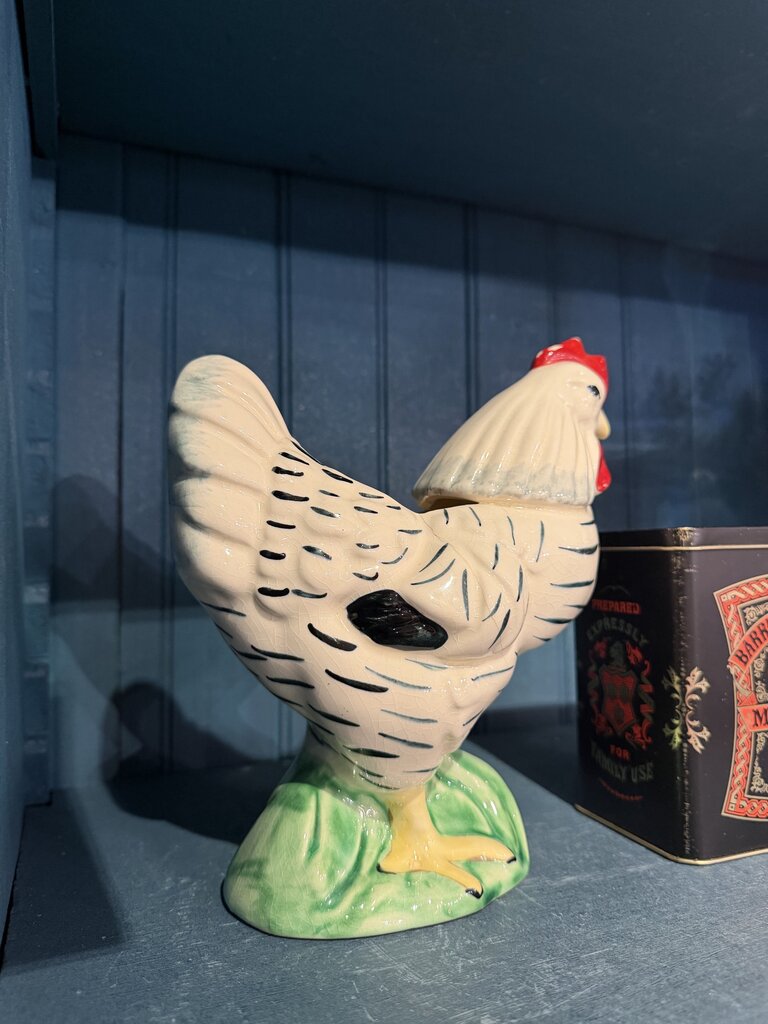 VTG Chicken Wall Planter