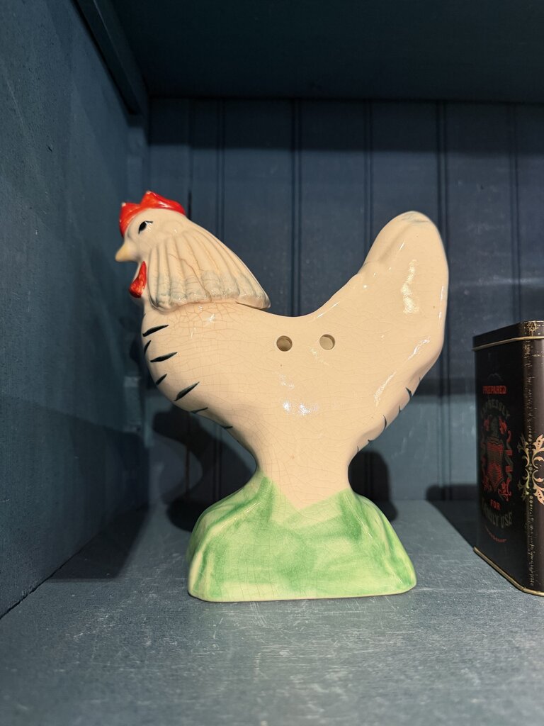 VTG Chicken Wall Planter