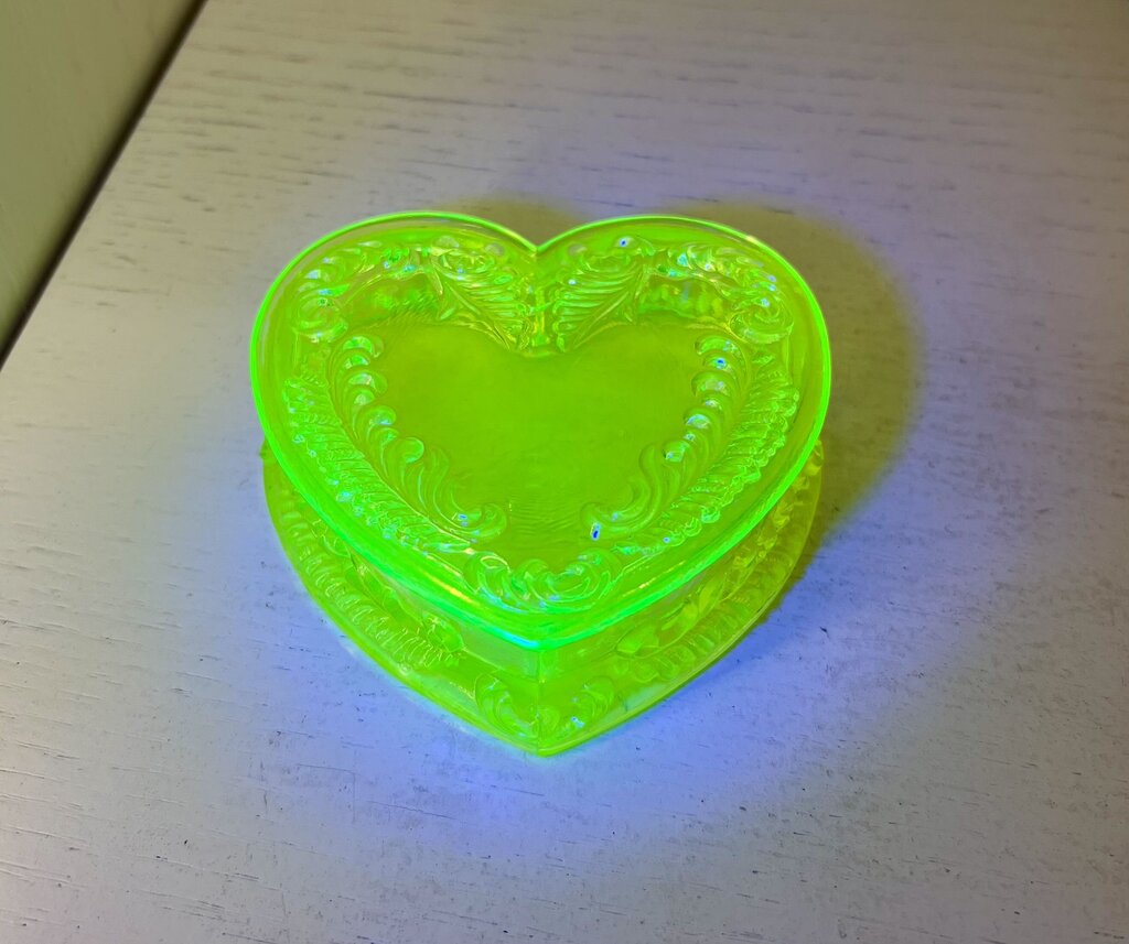 VTG BOYD Vaseline Covered Heart Dish