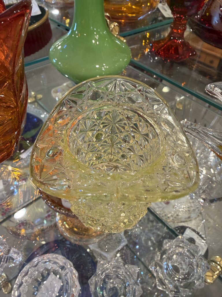 Vaseline Daisy Button Glass Top Hat