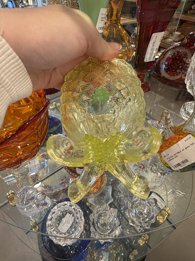 portieux vallerysthal vaseline glass footed pineapple jar bottom