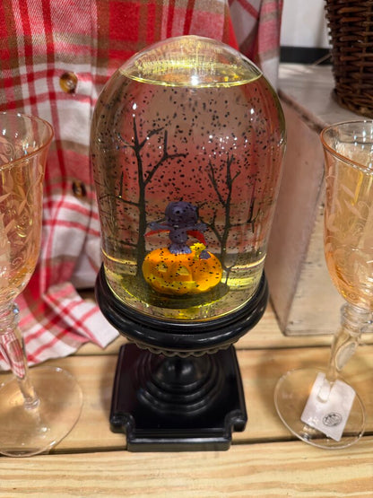 Light Up Halloween Snoopy Globe