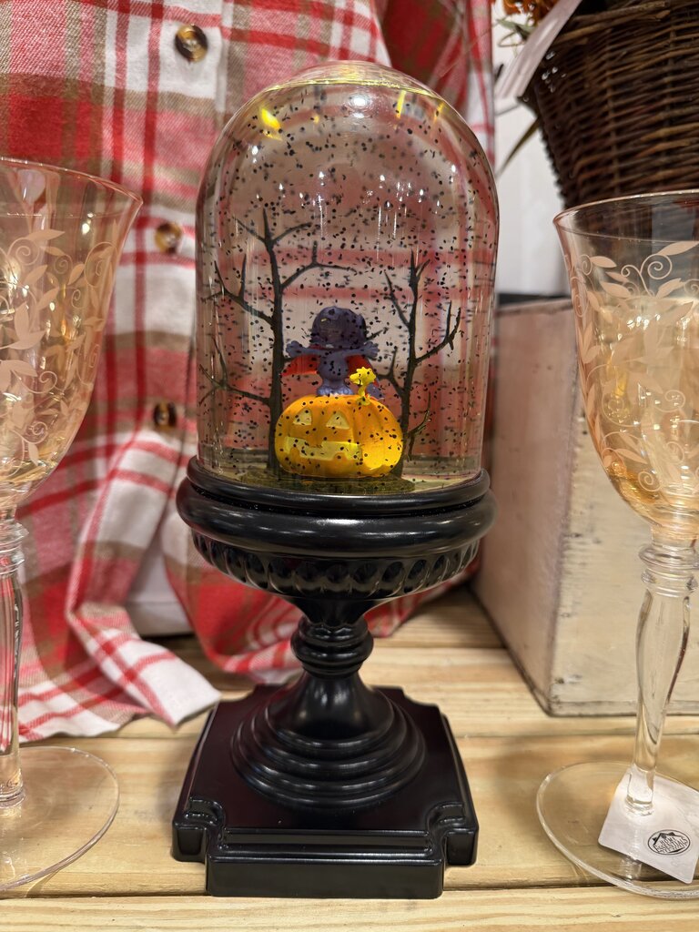 Light Up Halloween Snoopy Globe